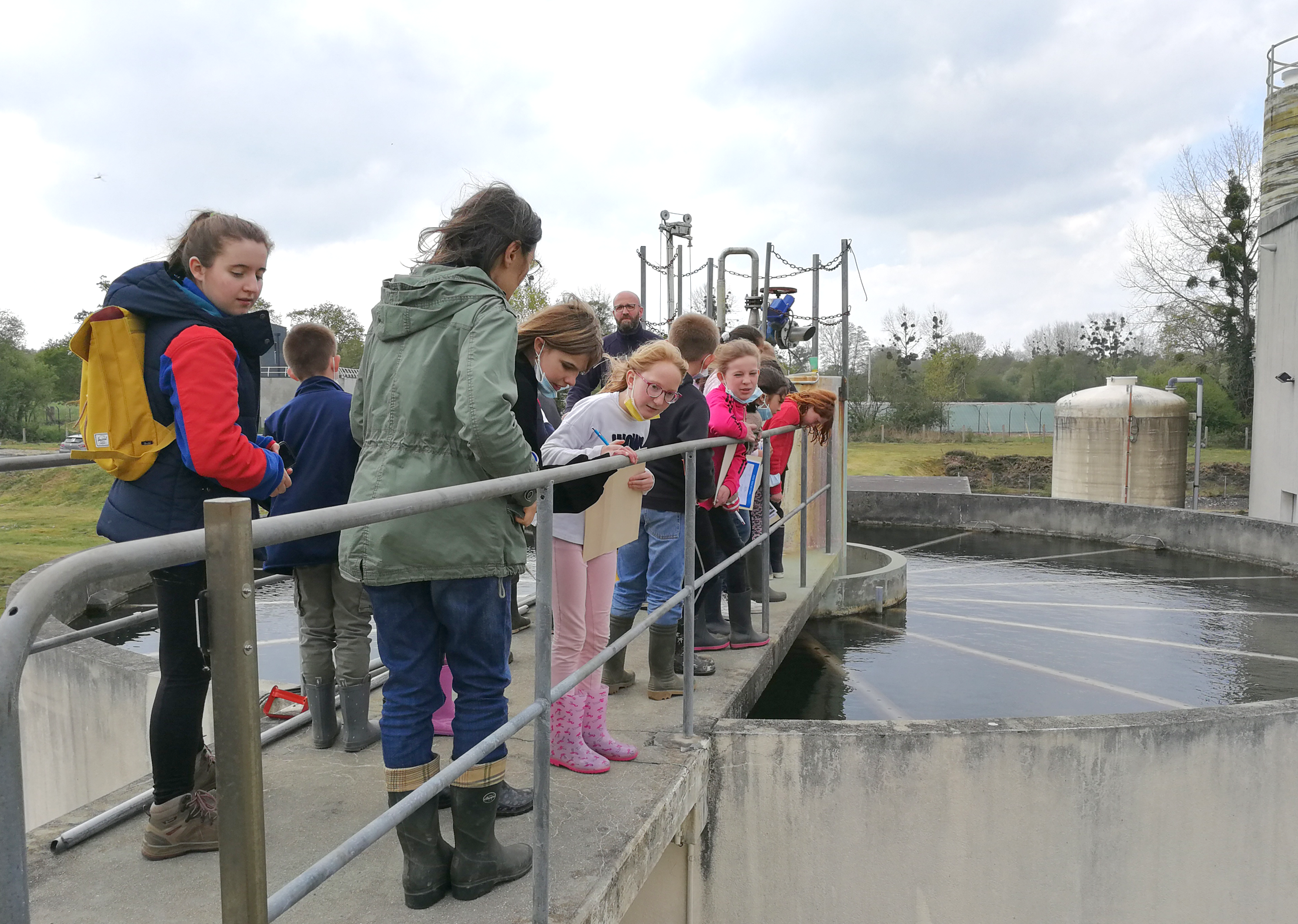 CM2 de Bricqueville-la-Blouette : visite de l'usine d'eau de Quettreville sur SIenne, SDeau50